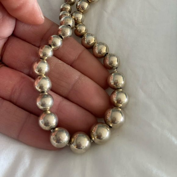 EUC Tiffany & Co. graduated bead necklace - Picture 4 of 9